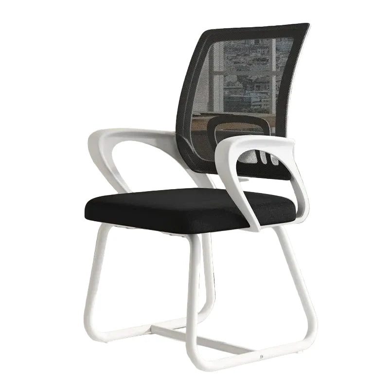 Bürostuhl mit Netzbezug und hoher Rückenlehne – Drehstuhl mit festen Armlehnen und Kopfstütze